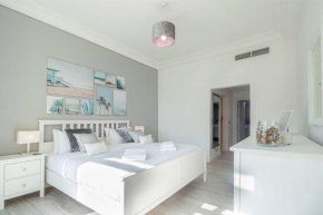 Stunning 1BR at Palm Jumeirah